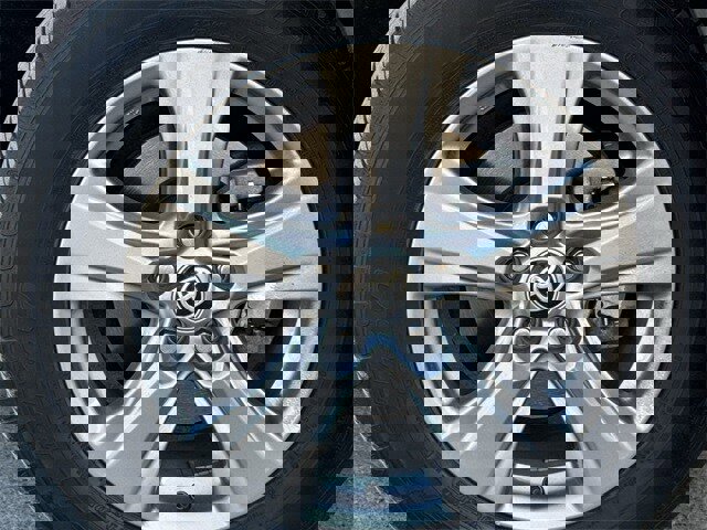 Used 2024 Toyota RAV4 XLE w/ Convenience Package image 10