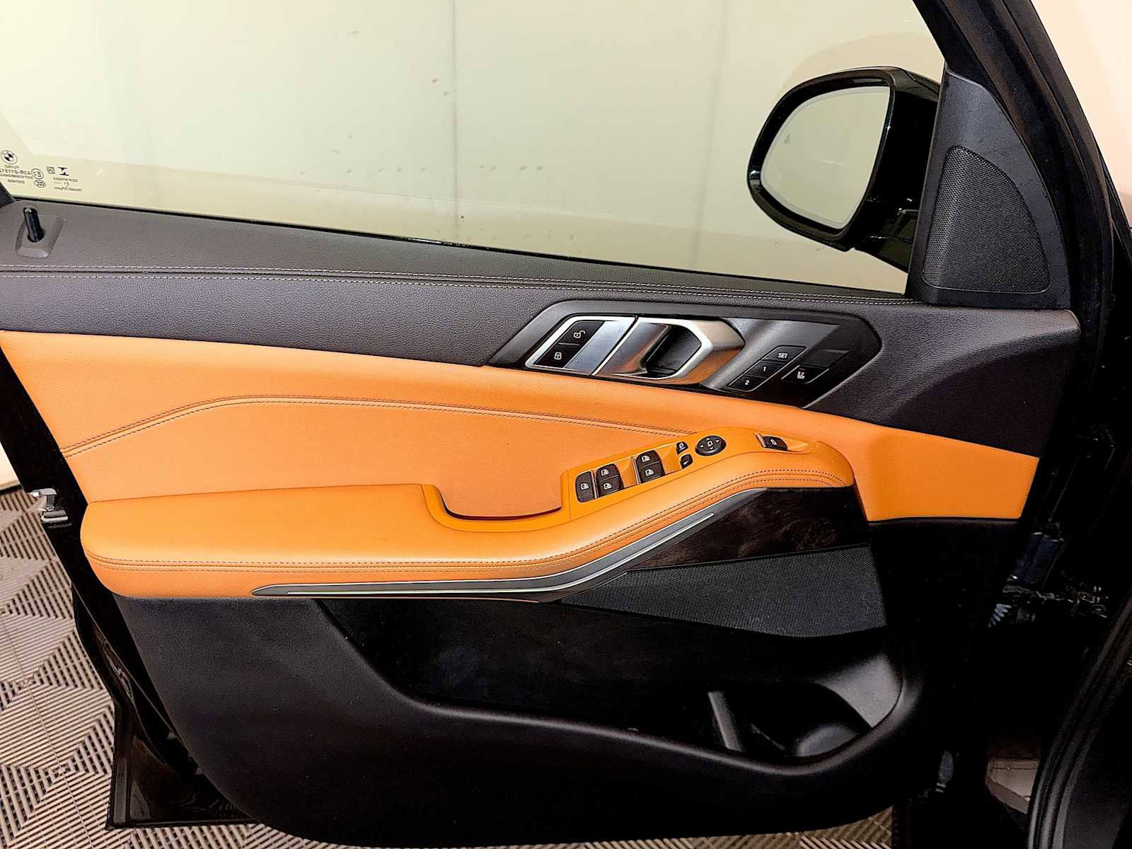 Used 2022 BMW X5 xDrive40i w/ M Sport Package image 11