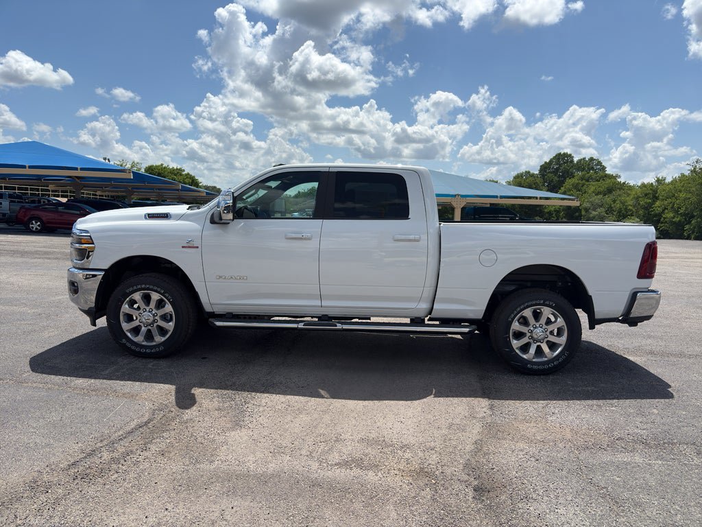 New 2026 RAM 2500 Laramie AWD/4WD image 9