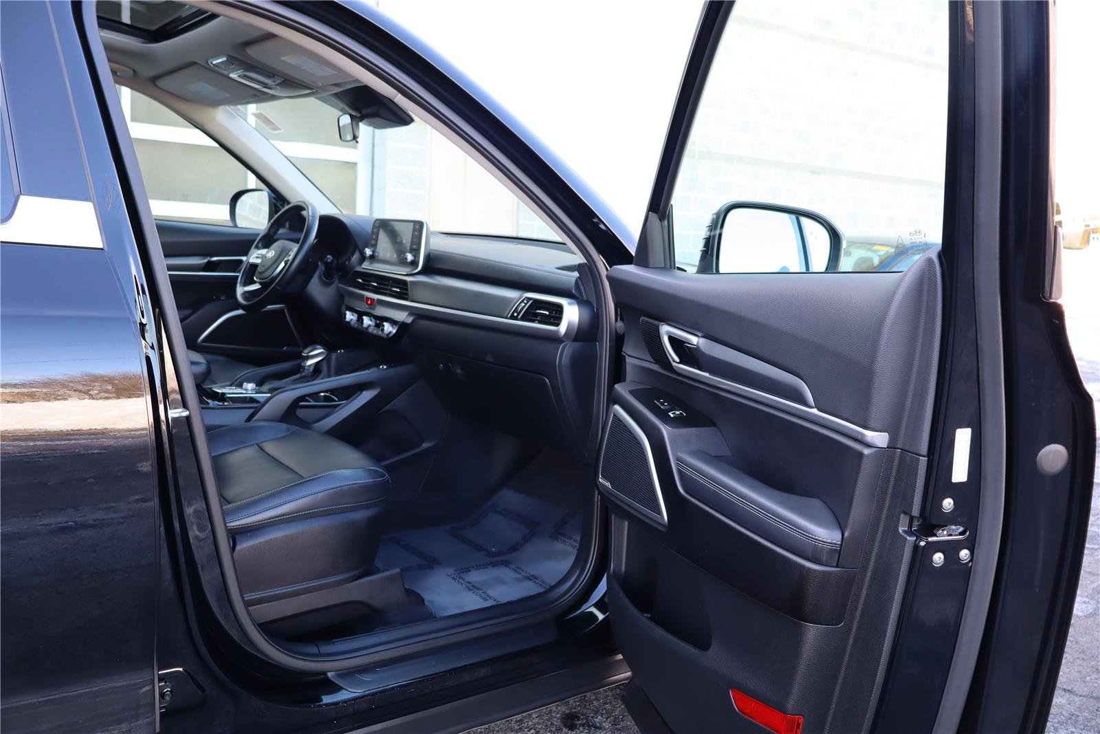 Used 2021 Kia Telluride S image 28