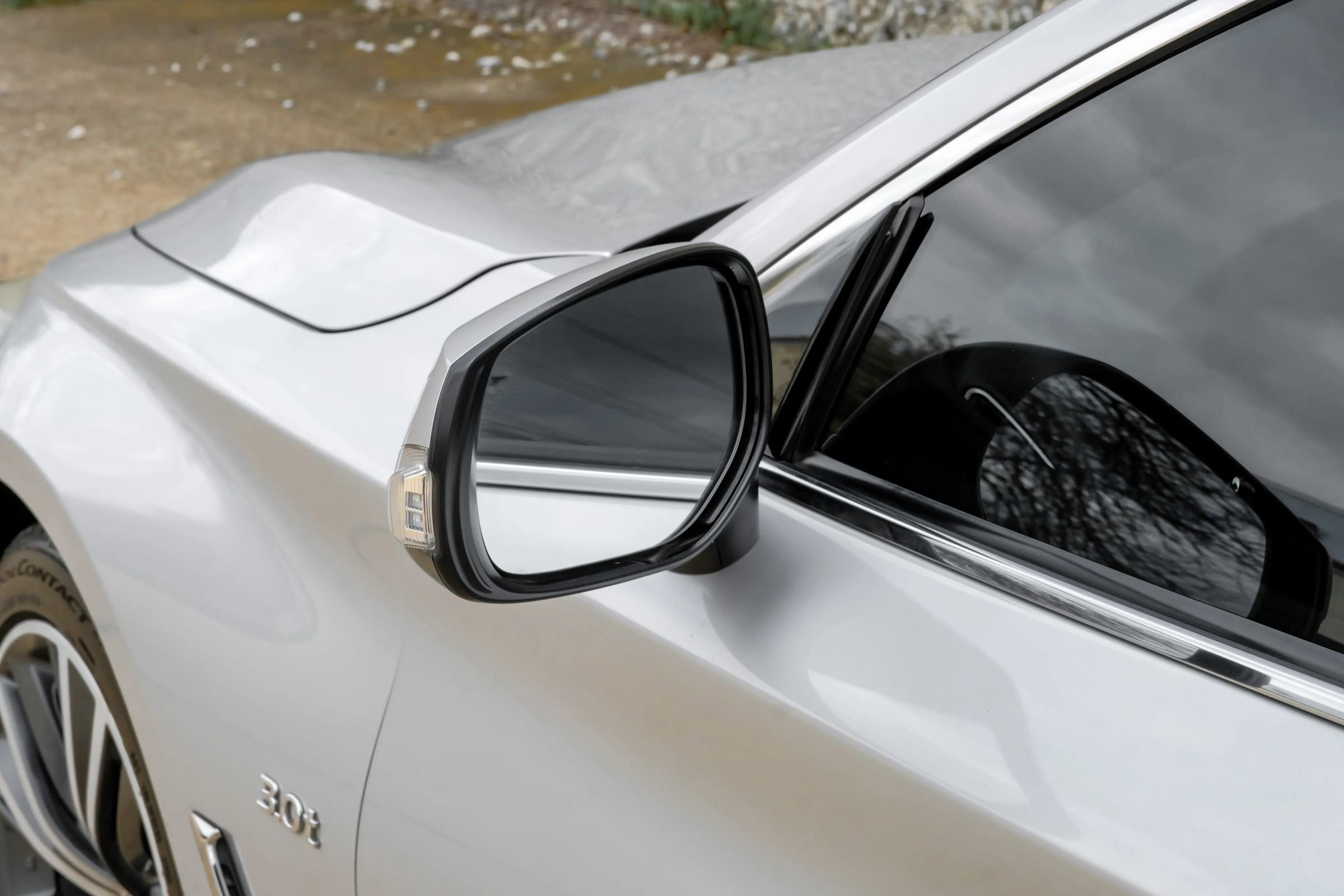 Used 2017 INFINITI Q60 3.0t w/ Cargo Package image 35