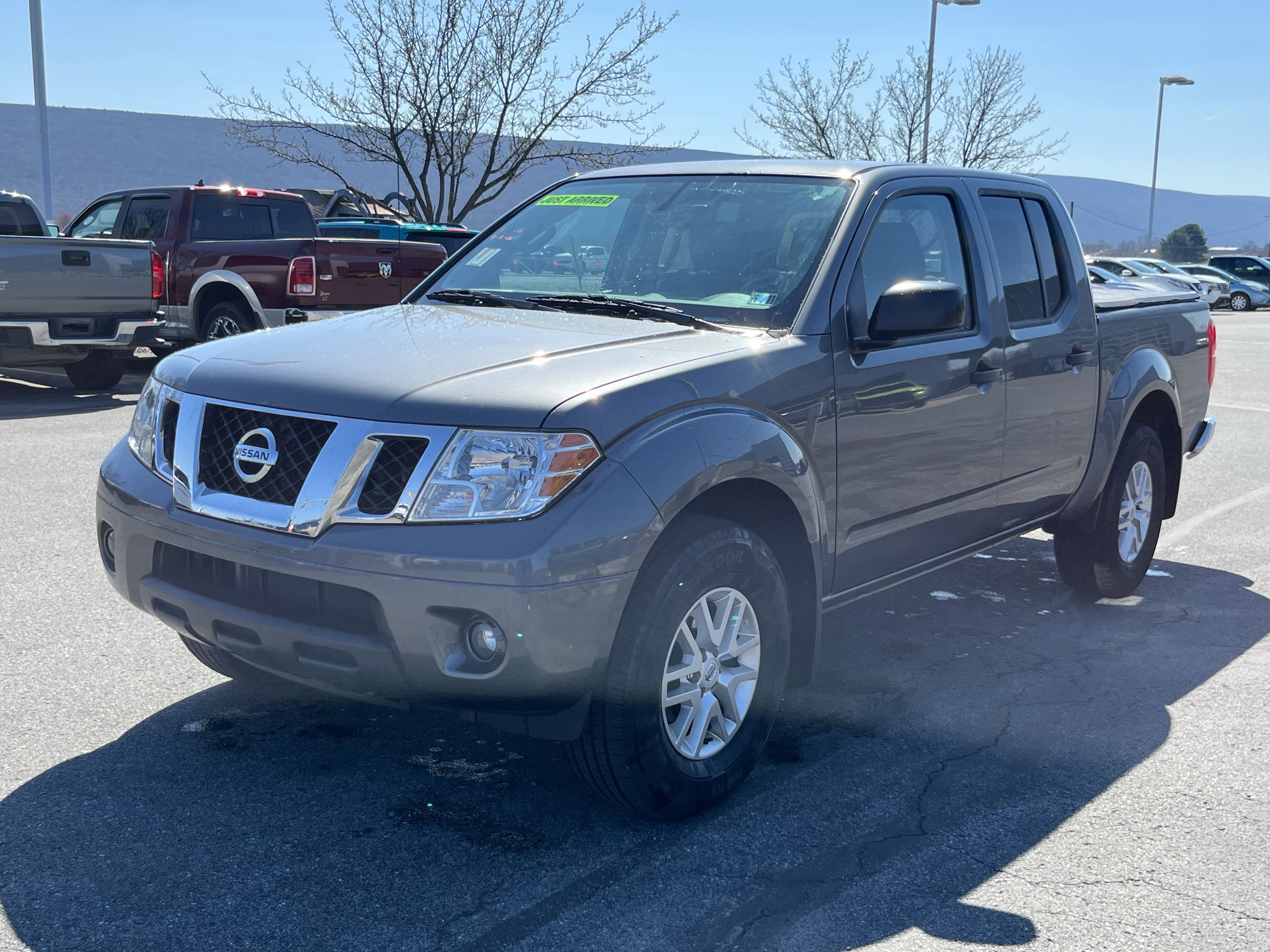 Used 2020 Nissan Frontier SV image 7