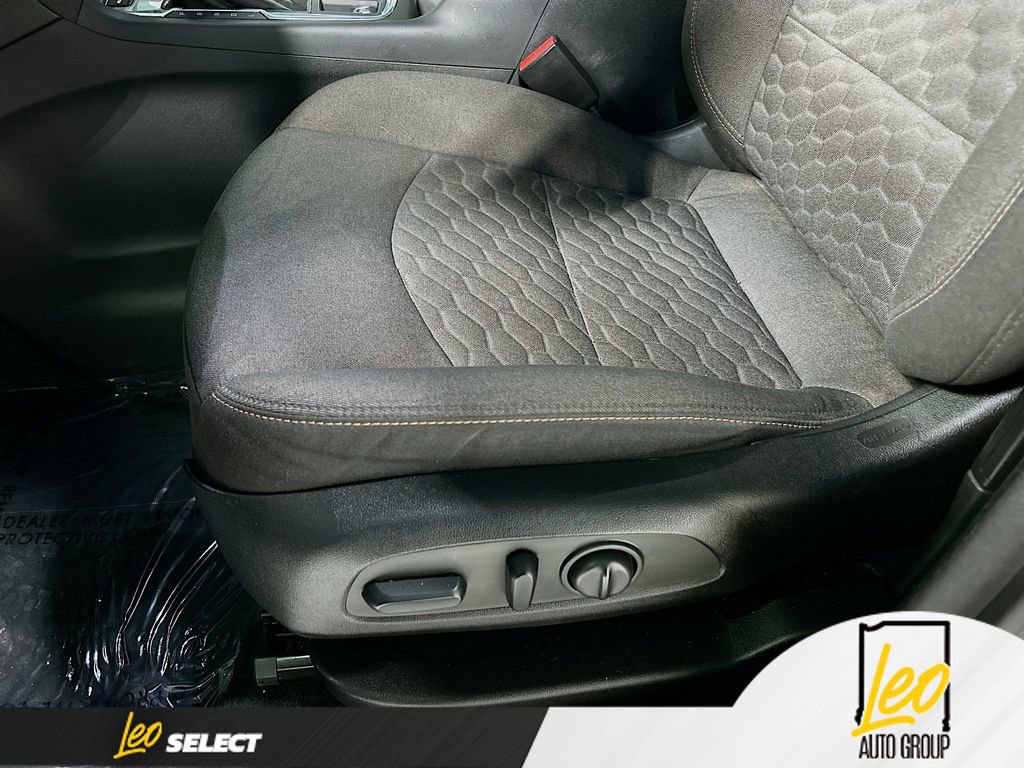 Used 2019 Chevrolet Equinox LT image 18