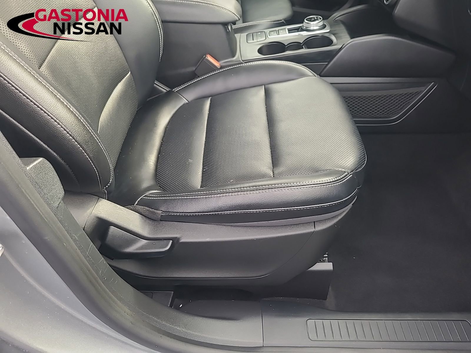 Used 2022 Ford Escape SEL image 21