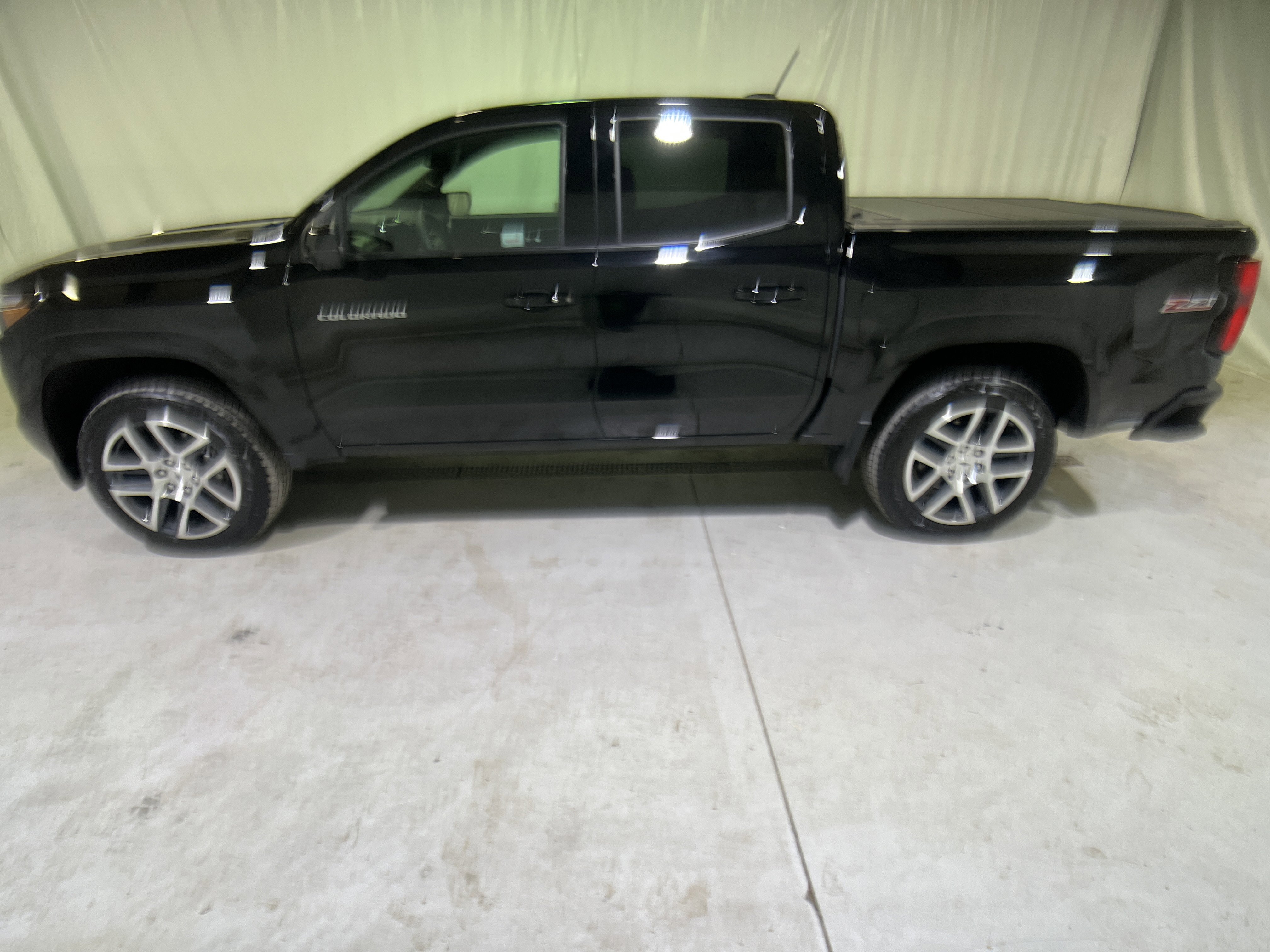 Used 2024 Chevrolet Colorado Z71 w/ Z71 Convenience Package 2 image 7