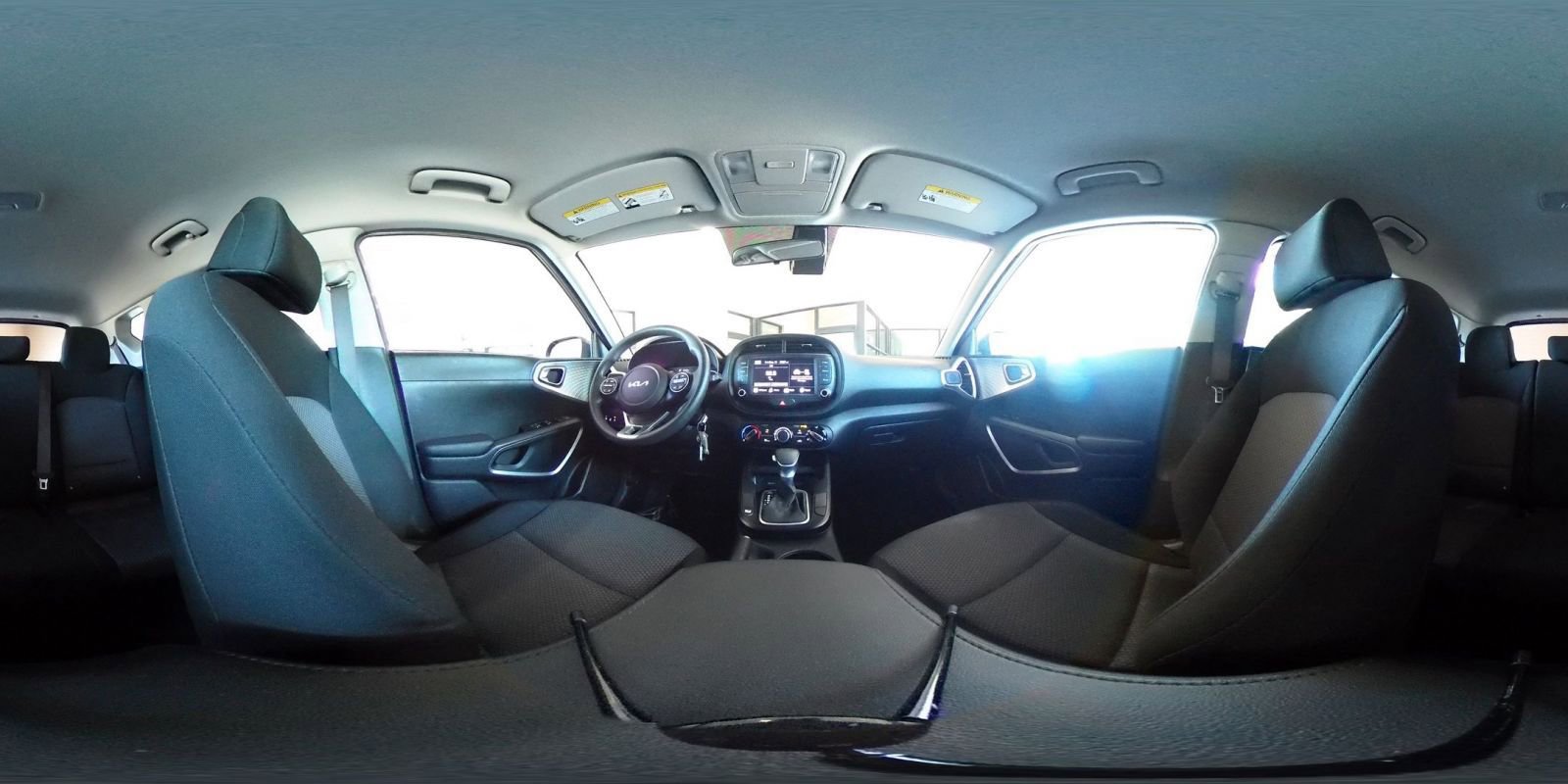 Used 2025 Kia Soul LX w/ LX Technology Package FWD image 40