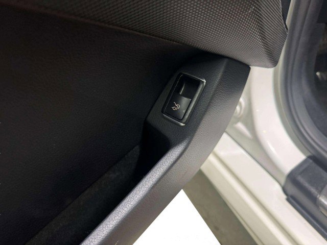 Used 2016 Mercedes-Benz SL 400 image 20