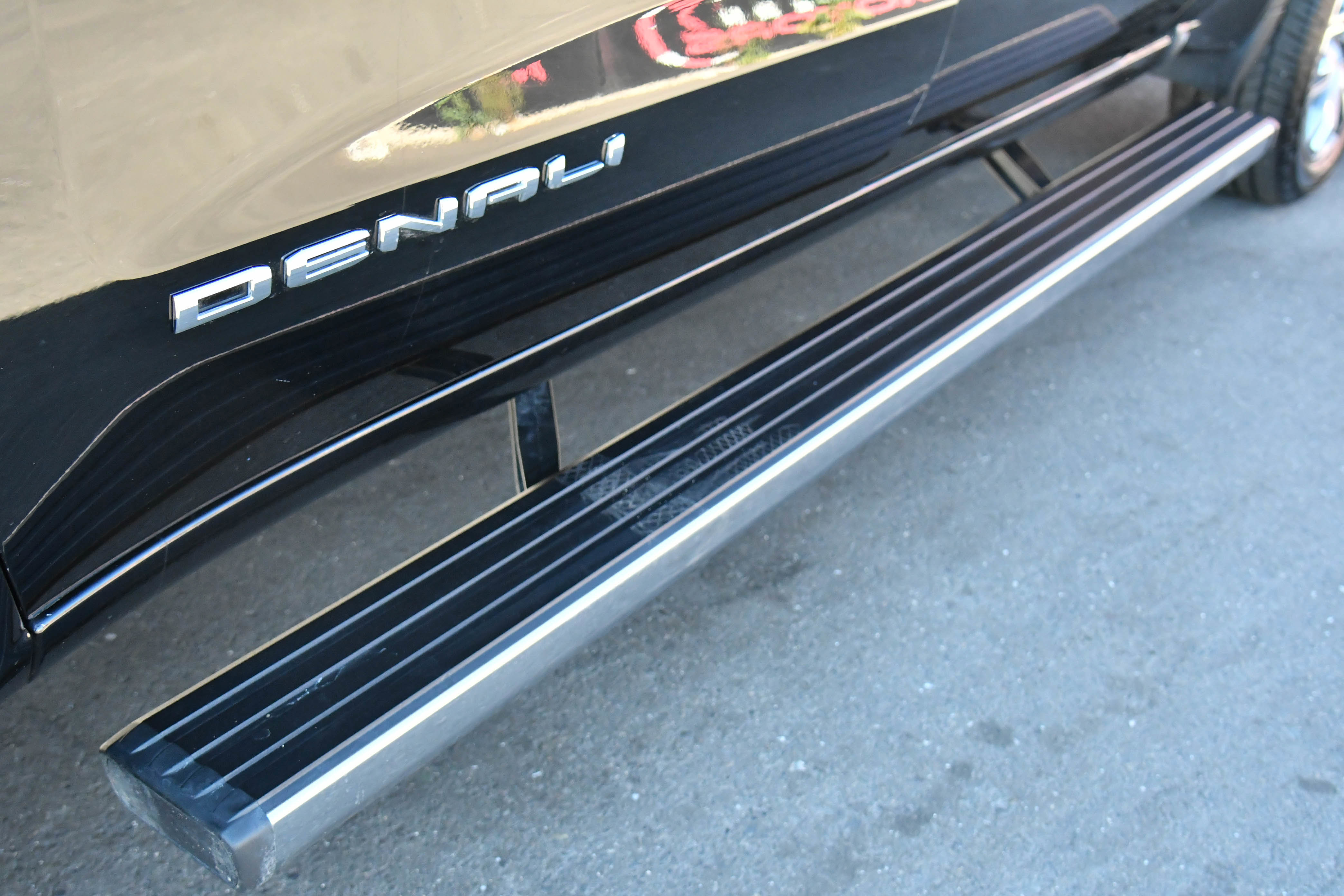 Used 2023 GMC Sierra 1500 Denali w/ Denali Reserve Package image 16