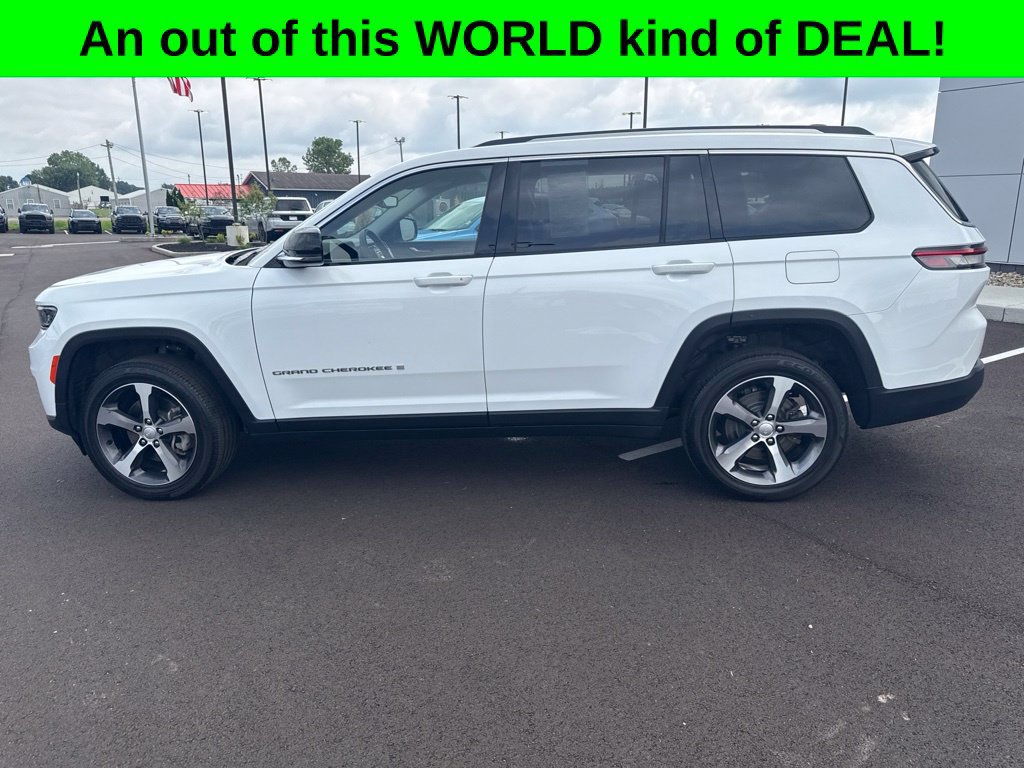 Used 2023 Jeep Grand Cherokee L Limited AWD/4WD image 6