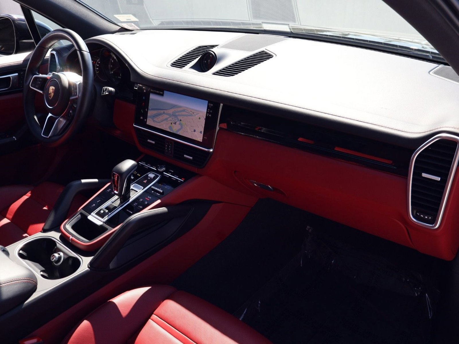 Certified 2023 Porsche Cayenne E-Hybrid image 24
