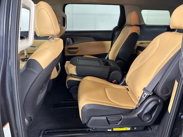 Used 2024 Kia Carnival LX image 25