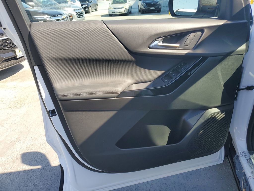 New 2026 Chevrolet Equinox LT w/ Midnight Edition image 18