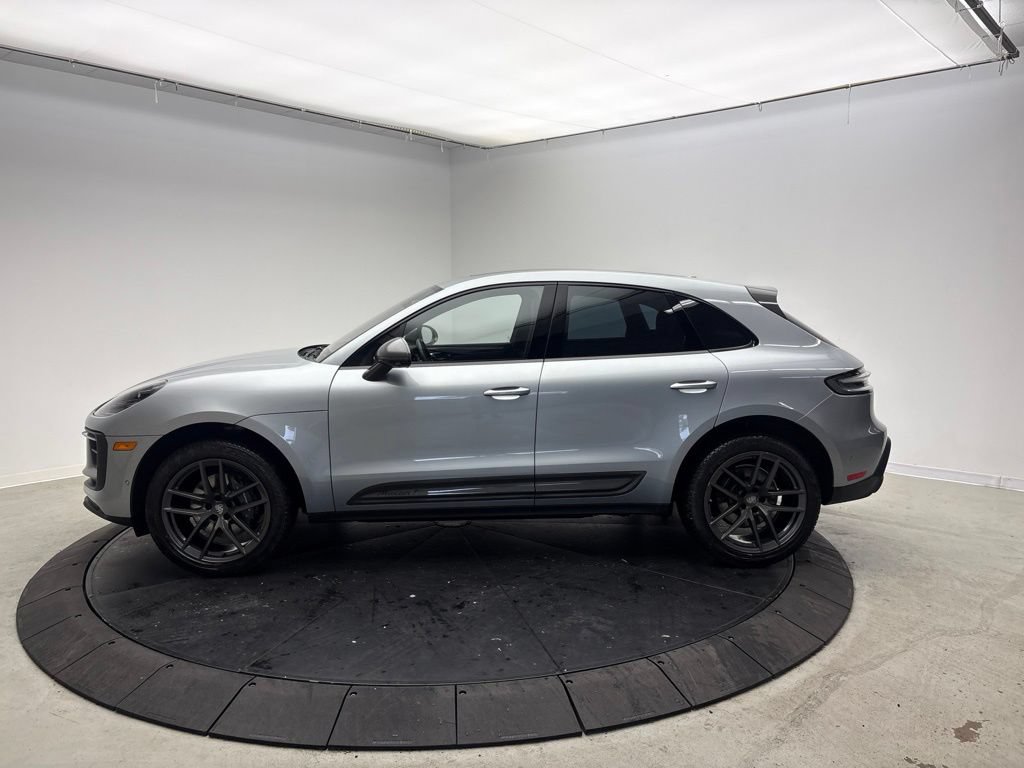 Certified 2024 Porsche Macan Turbo AWD/4WD image 2