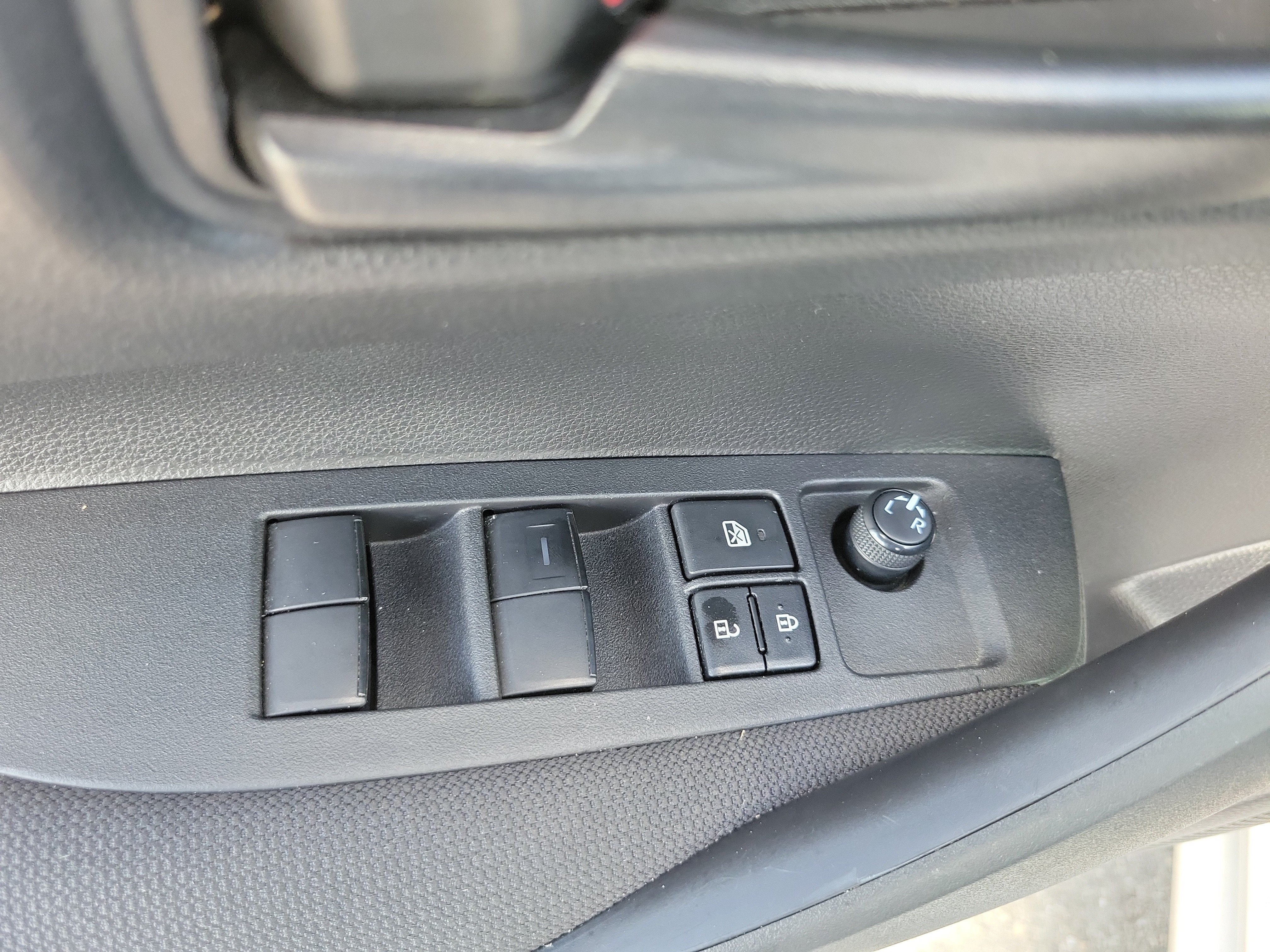 Used 2023 Toyota Corolla LE w/ LE Convenience Package FWD image 25