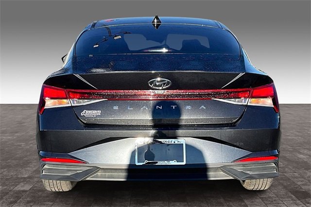 Used 2021 Hyundai Elantra SEL w/ Convenience Package image 4