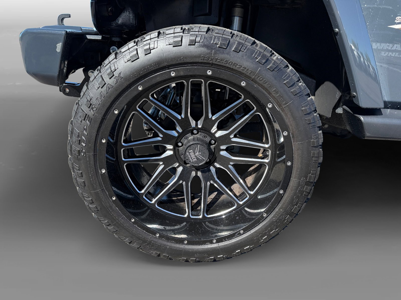 Used 2017 Jeep Wrangler Unlimited Sahara w/ Connectivity Group image 9