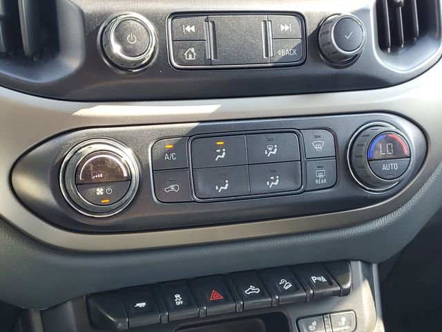 Used 2022 Chevrolet Colorado Z71 w/ Z71 Midnight Edition image 24