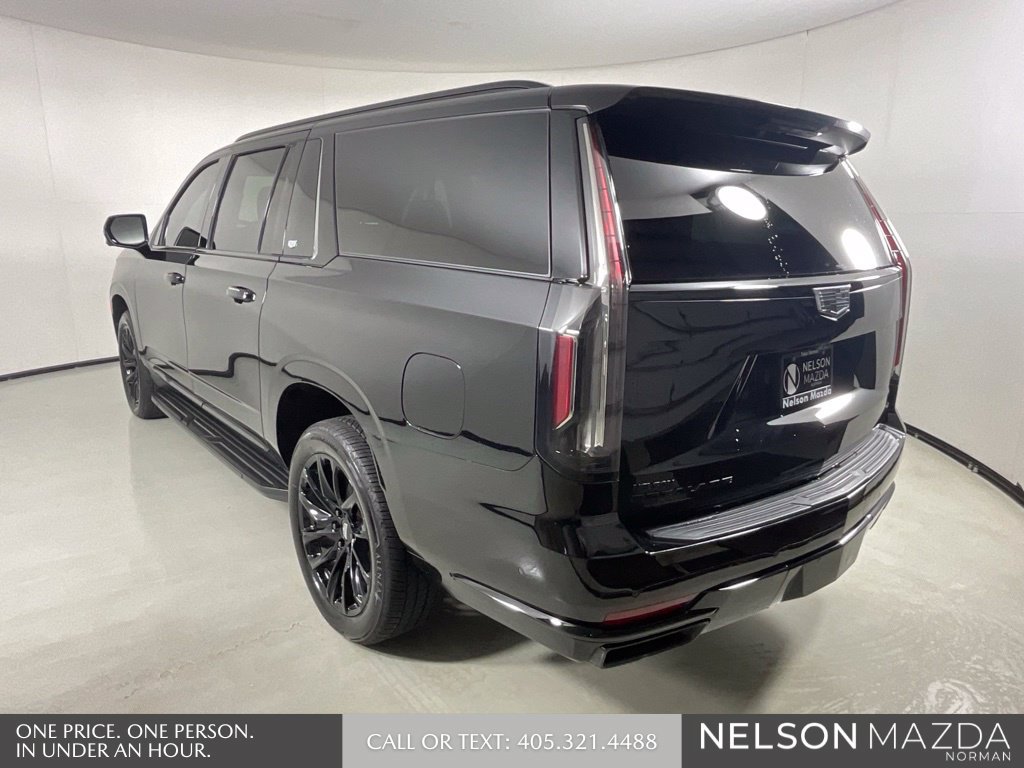 Used 2024 Cadillac Escalade ESV Sport w/ LPO, ONYX Package AWD/4WD image 8