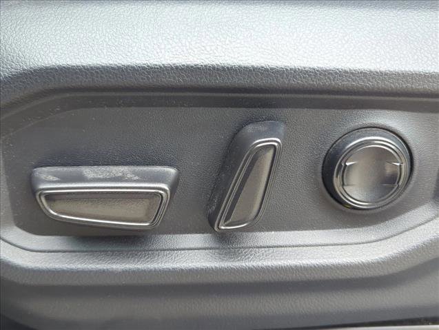 Used 2024 Toyota Tundra Limited w/ Power Package image 9