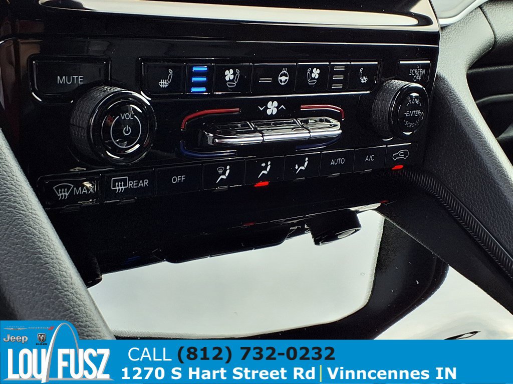 New 2025 Jeep Grand Cherokee L Limited w/ Luxury Tech Group II image 9