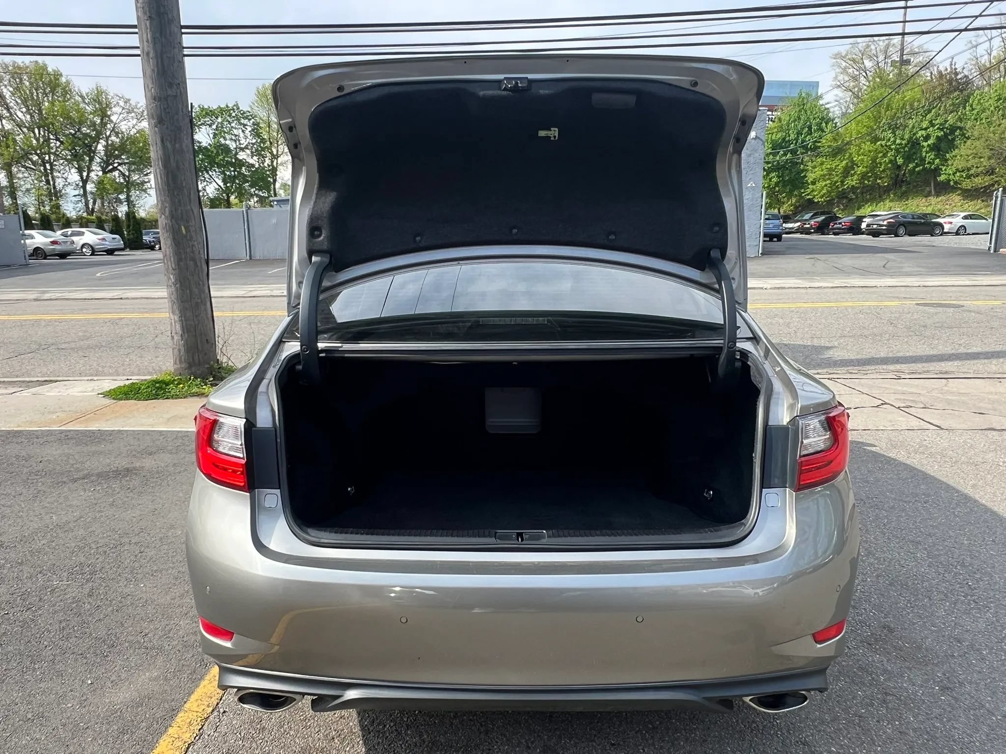 Used 2018 Lexus ES 350 w/ Luxury Package w/Wood Trim FWD image 9