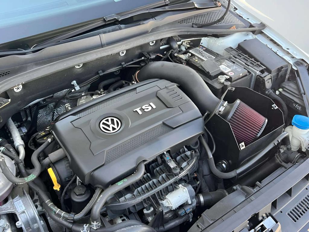 Used 2020 Volkswagen GTI SE FWD image 24
