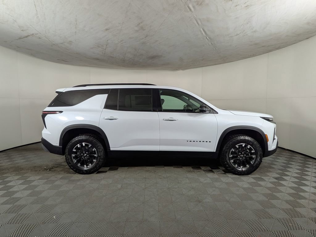 New 2026 Chevrolet Traverse Z71 w/ Enhanced Driving Package image 6