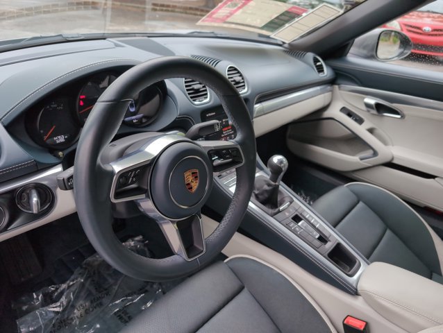 Used 2019 Porsche 718 Boxster RWD image 8