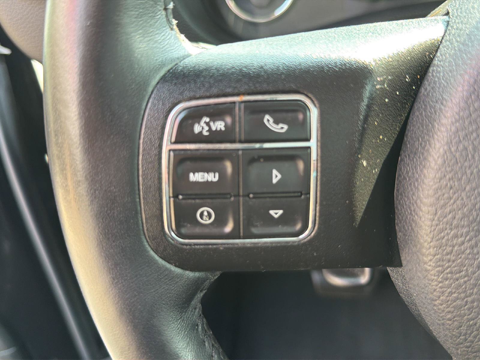 Used 2018 Jeep Wrangler Unlimited Sahara w/ Connectivity Group AWD/4WD image 13