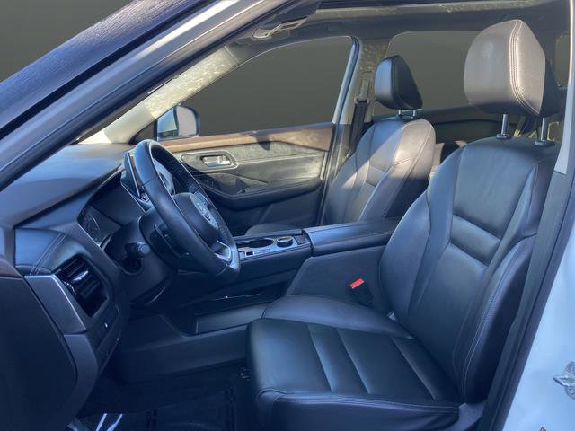 Used 2023 Nissan Rogue SL image 4