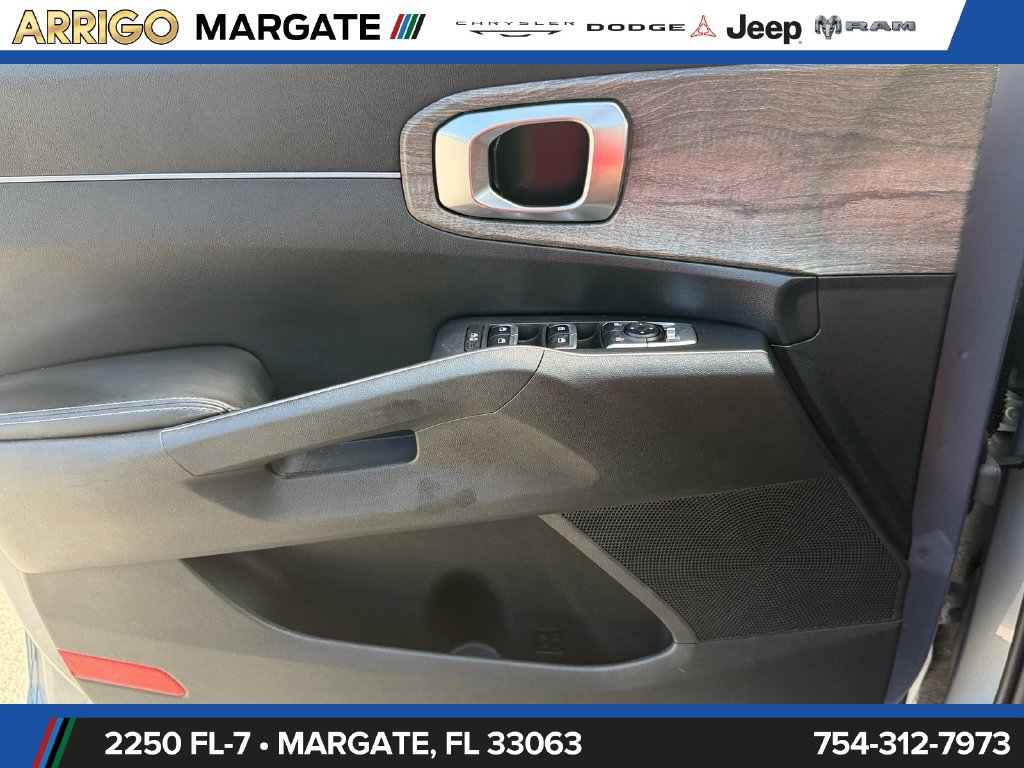 Used 2021 Kia Sorento EX w/ Panoramic Sunroof Package FWD image 34
