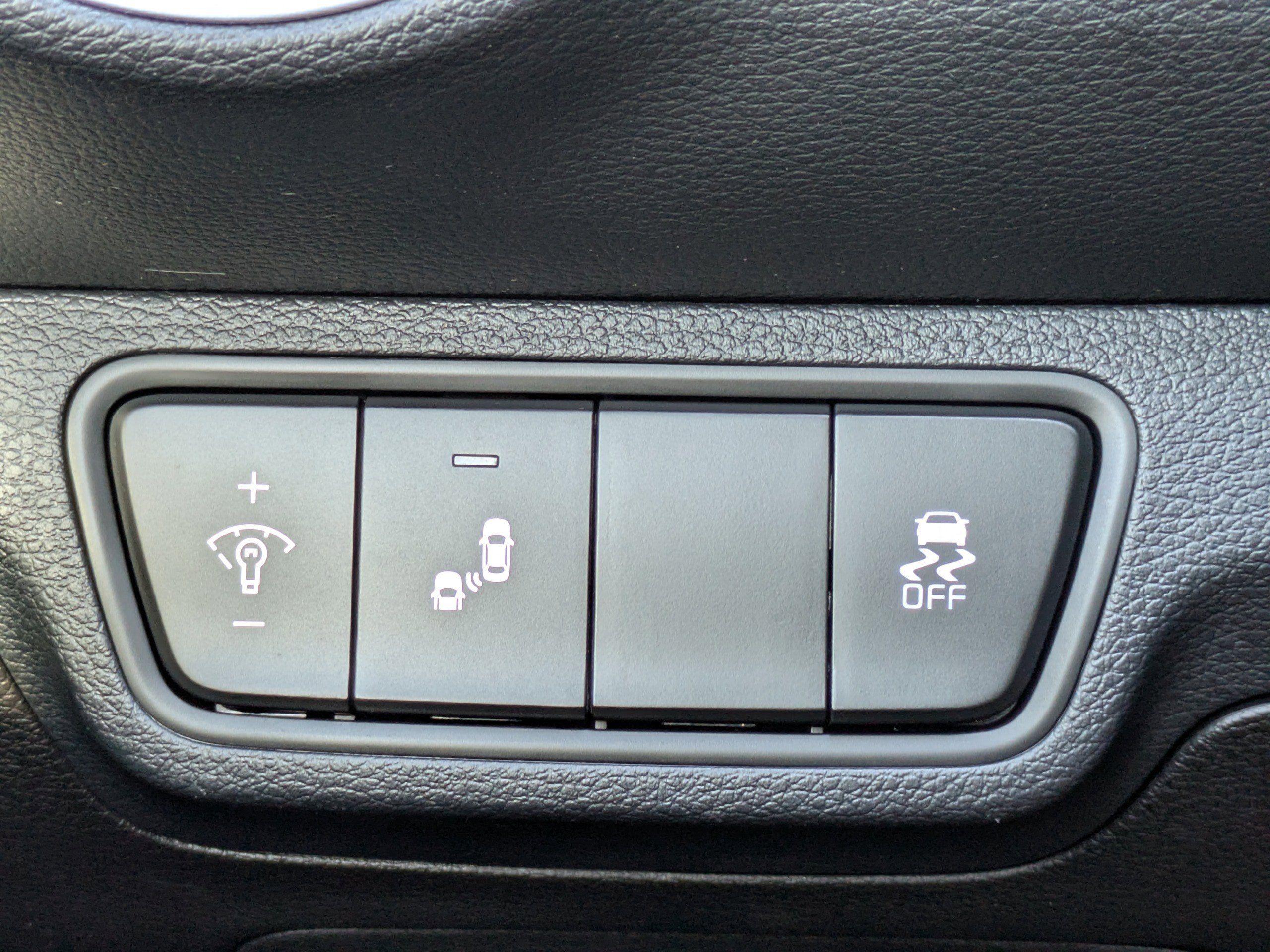 Certified 2023 Kia Forte LXS w/ LXS Technology Package image 28