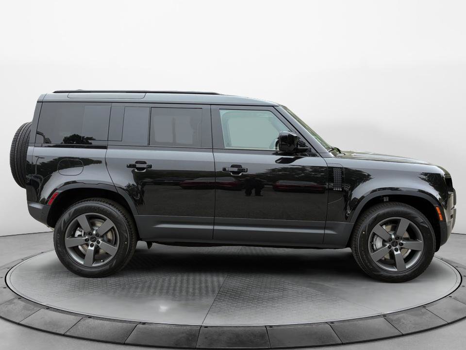 New 2026 Land Rover Defender 110 S AWD/4WD image 8