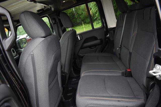Used 2025 Jeep Wrangler Sahara 4xe AWD/4WD image 23