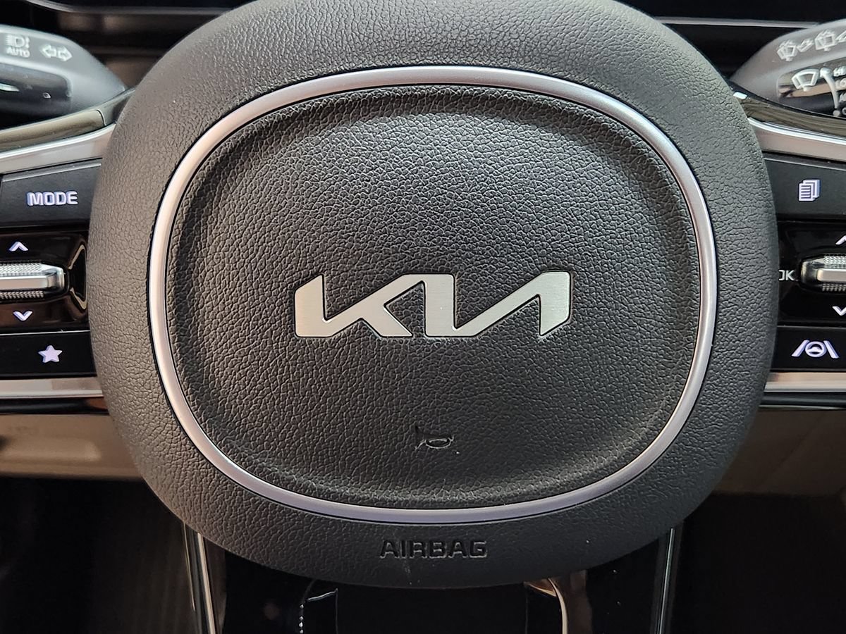 Used 2025 Kia Carnival SX FWD image 49