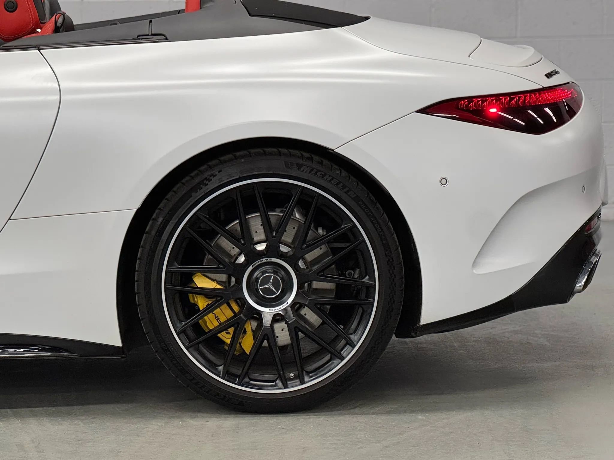 Used 2022 Mercedes-Benz SL 63 AMG SL 63 Touring Roadster 2D image 8