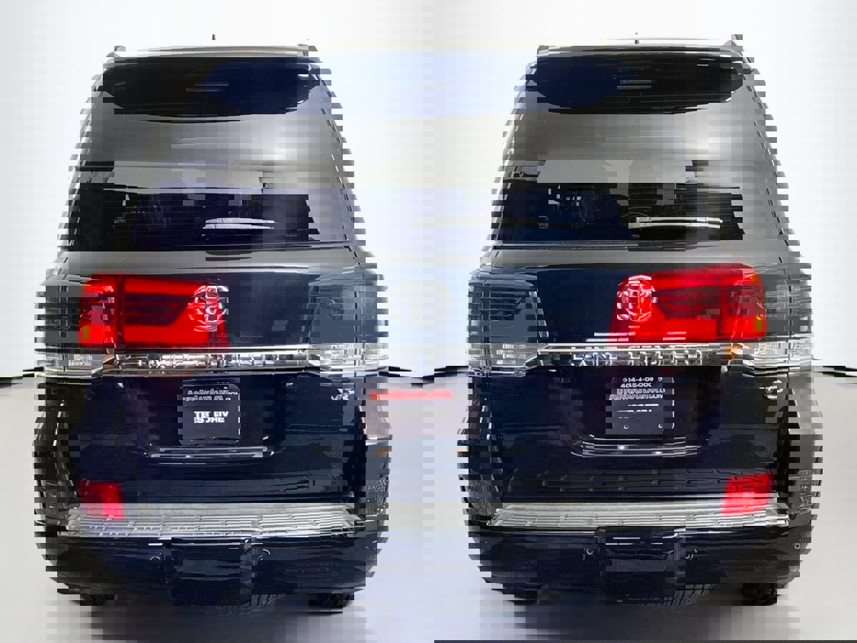 Used 2017 Toyota Land Cruiser image 7