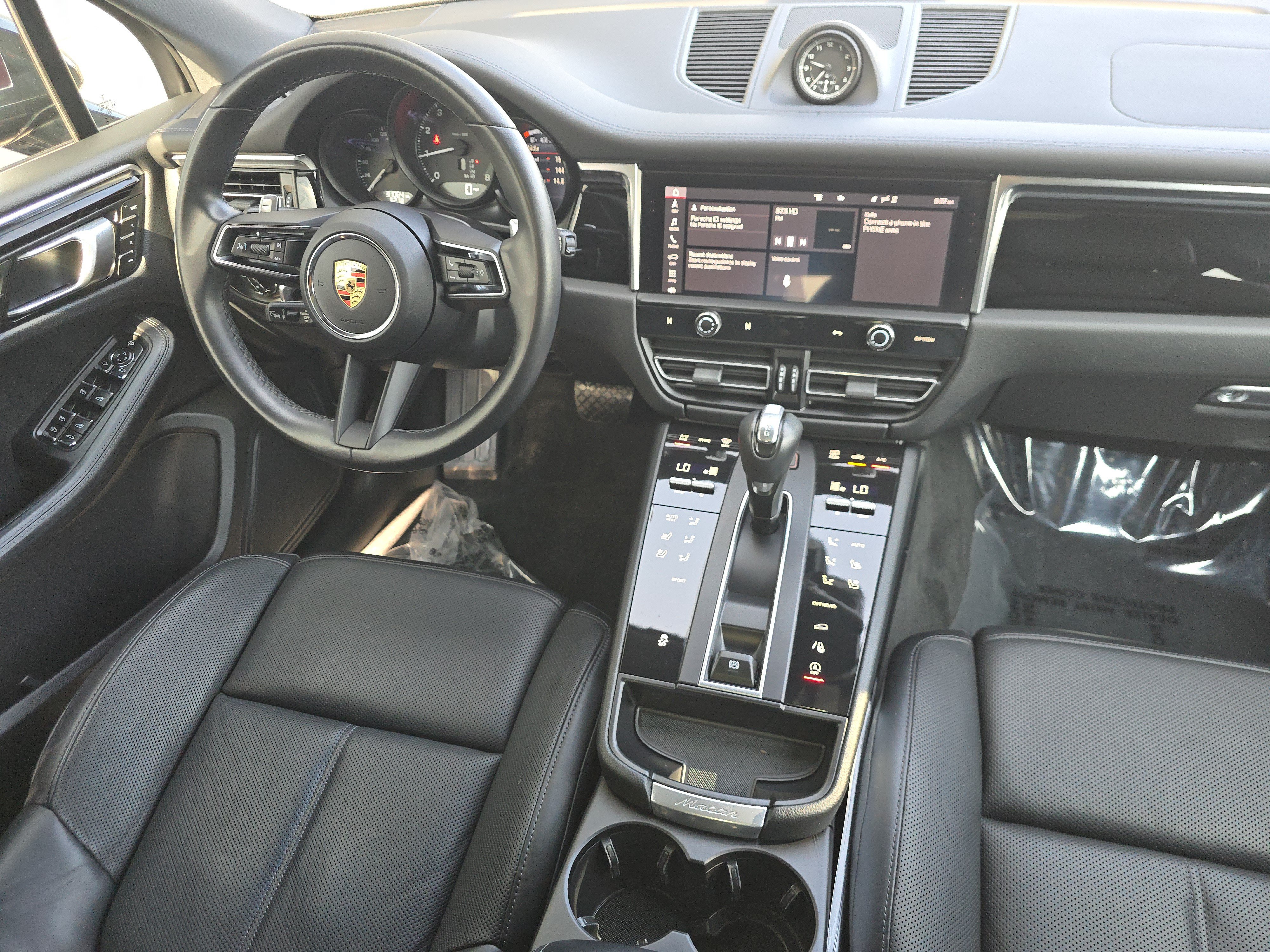 Certified 2023 Porsche Macan AWD/4WD image 22