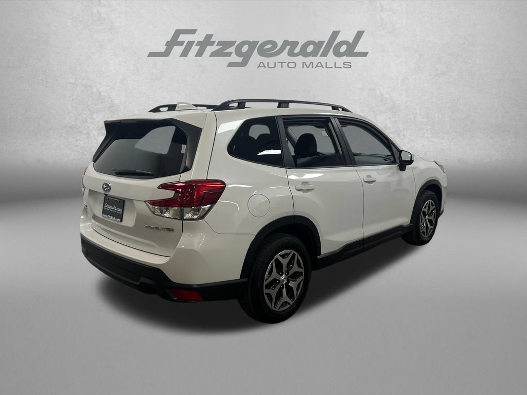 Used 2023 Subaru Forester Premium AWD/4WD image 6