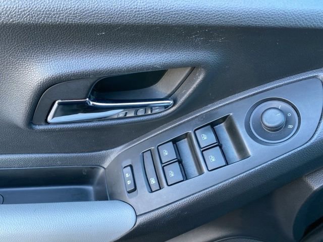 Used 2020 Chevrolet Trax LT w/ LT Convenience Package image 13