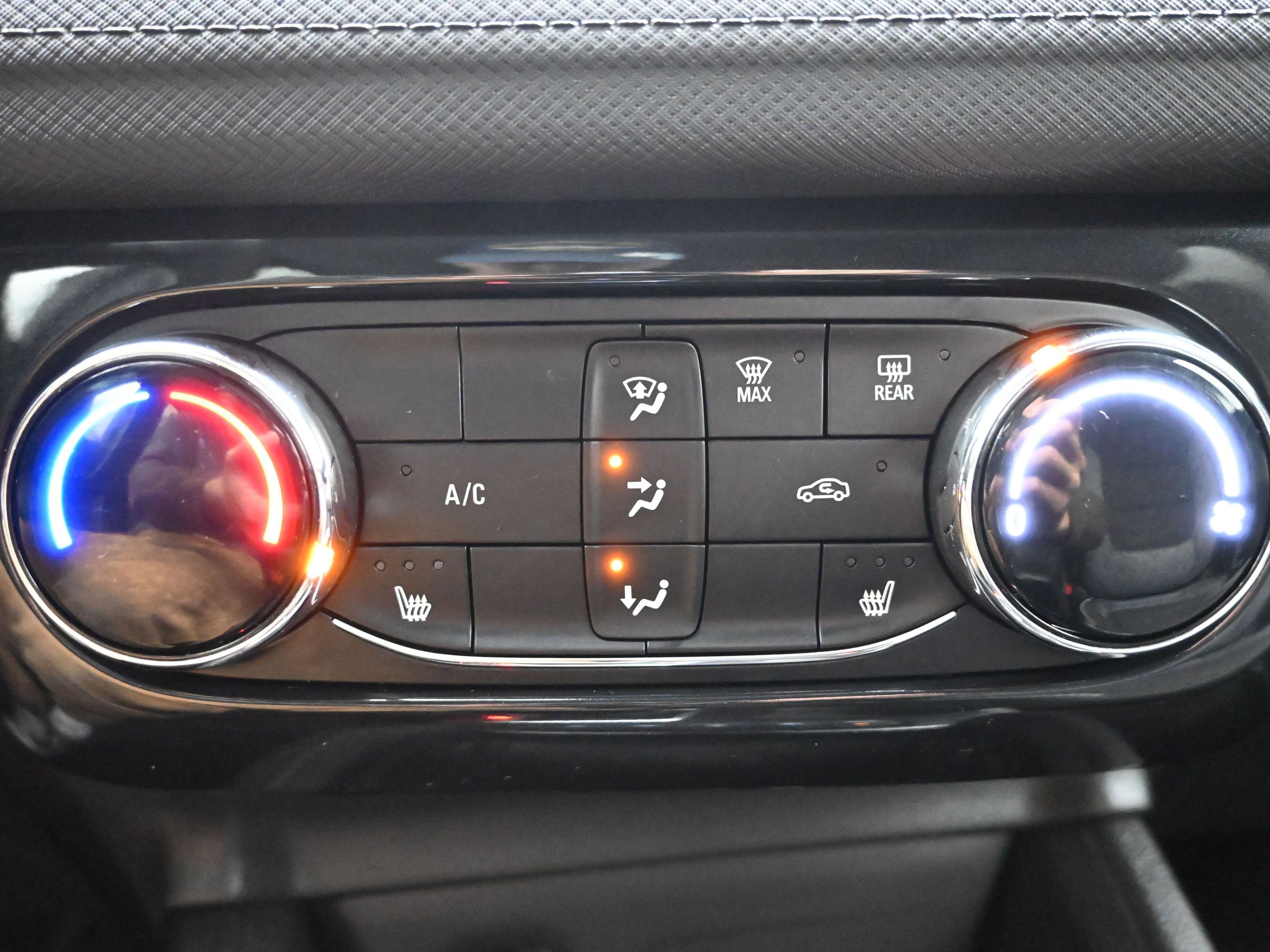 Used 2024 Chevrolet TrailBlazer LT w/ LT Cold Weather Package image 17