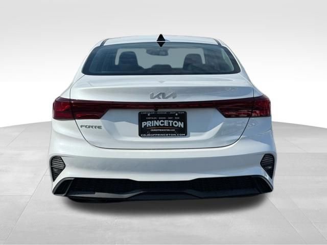 Used 2023 Kia Forte LXS w/ LXS Technology Package image 7