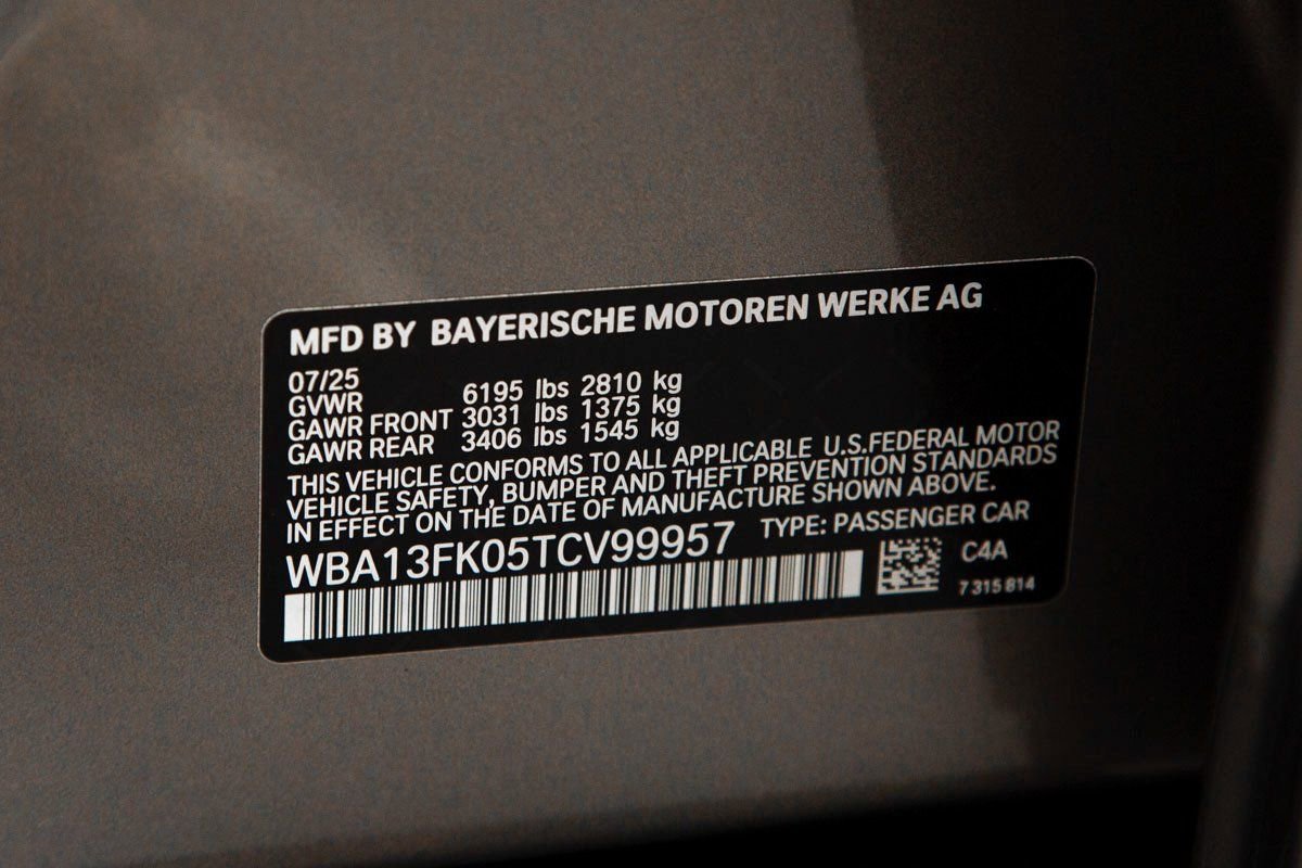 Used 2026 BMW 550e xDrive w/ Premium Package AWD/4WD image 35