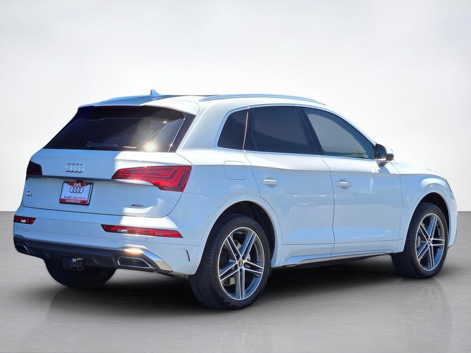 Used 2023 Audi Q5 e Premium Plus w/ Premium Plus Package AWD/4WD image 7