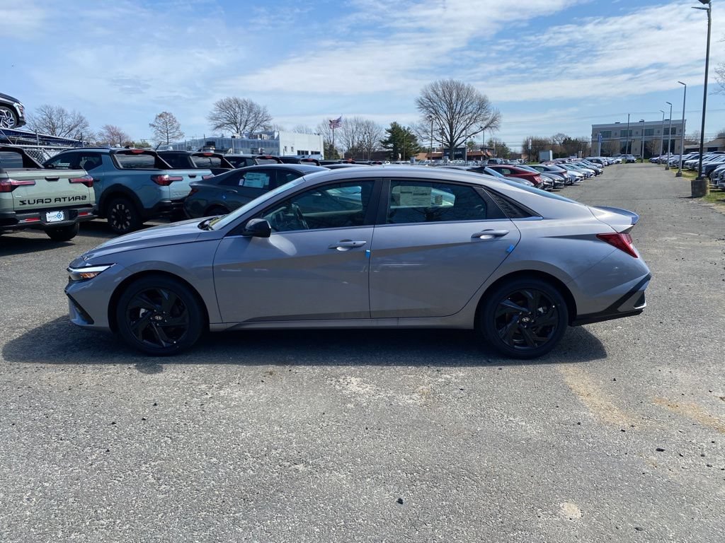 New 2026 Hyundai Elantra SEL Sport Premium FWD image 7
