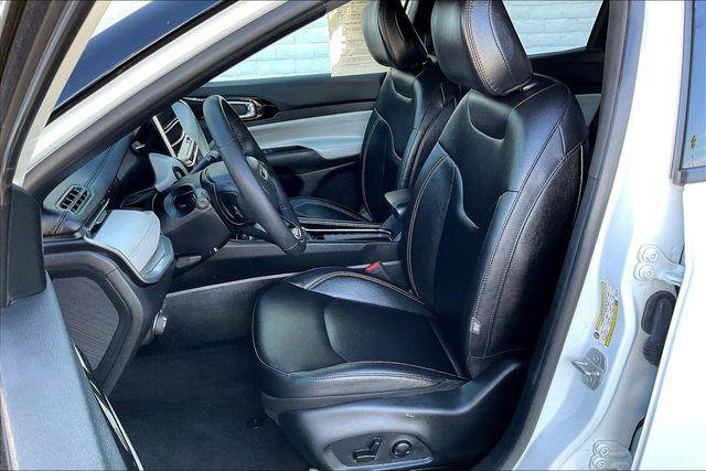 Certified 2025 Jeep Compass Limited image 24