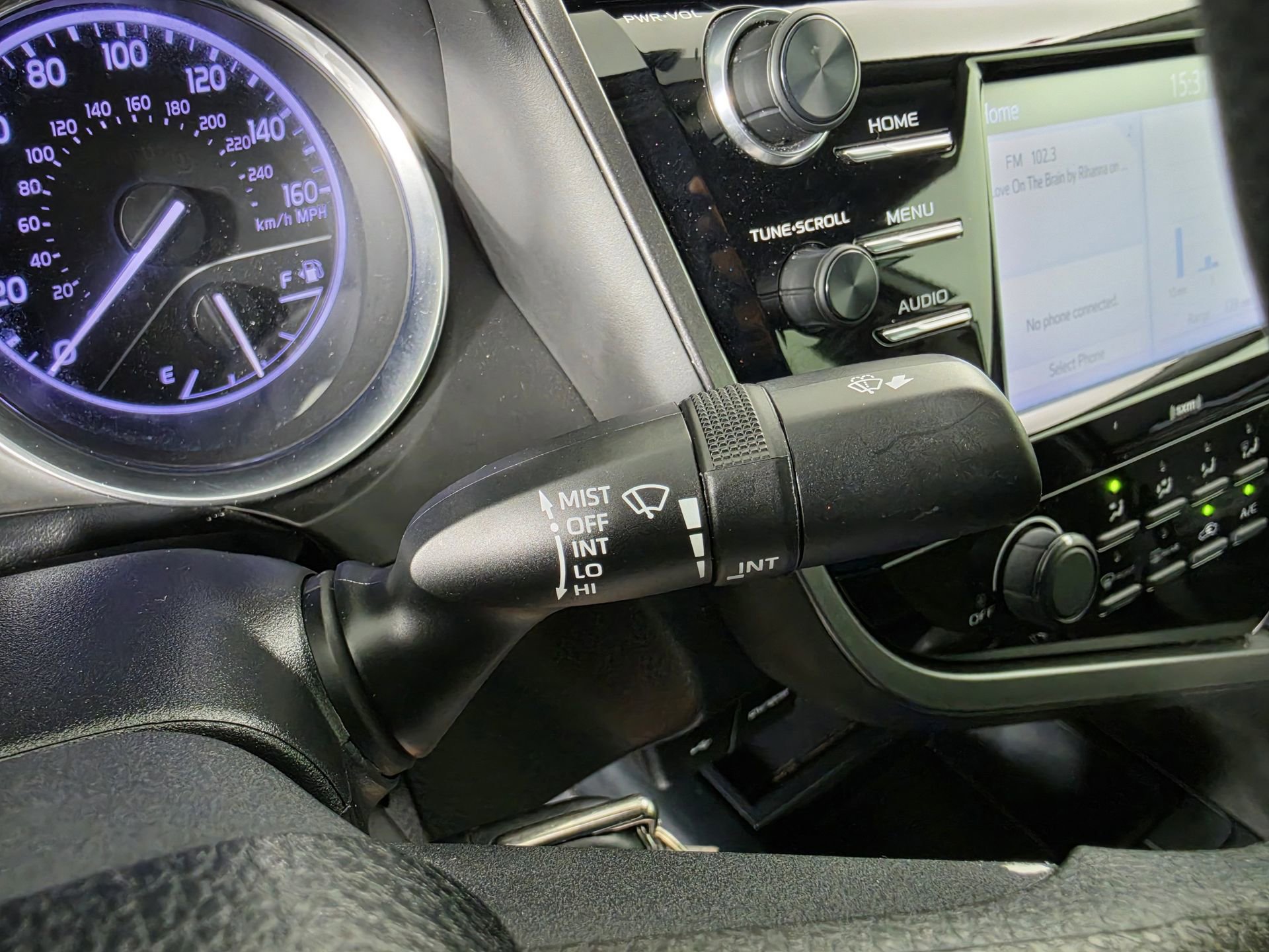 Used 2020 Toyota Camry LE FWD image 23