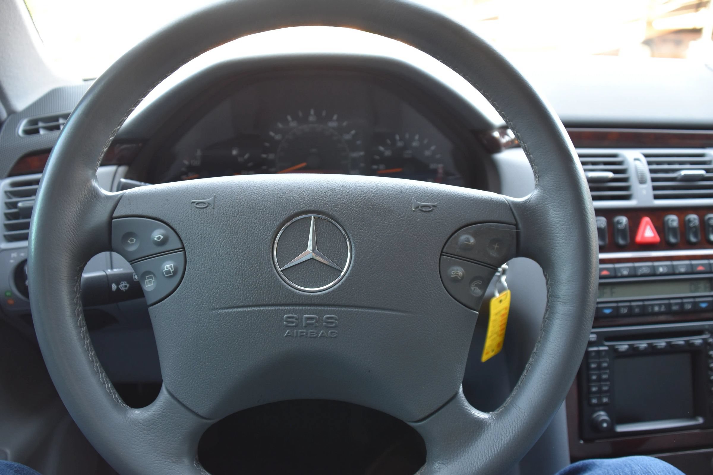 Used 2000 Mercedes-Benz E 320 Sedan image 30