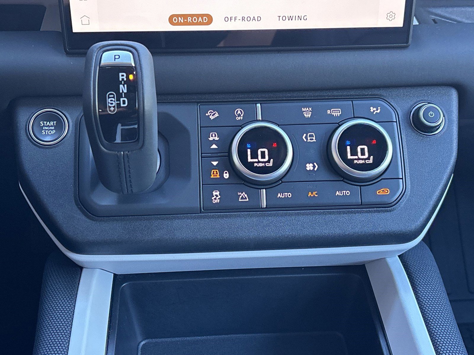 Used 2025 Land Rover Defender 110 S image 18