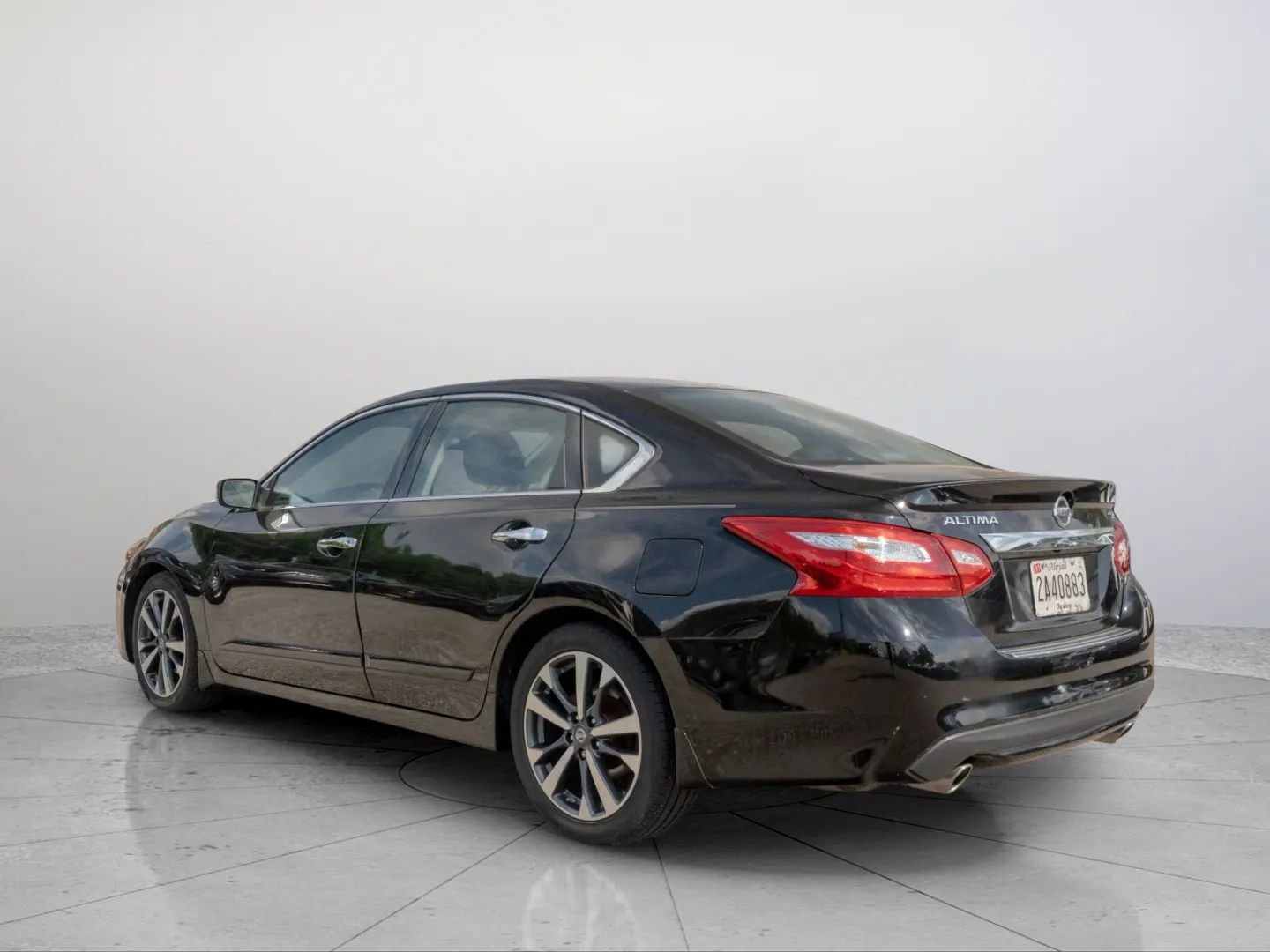 Used 2016 Nissan Altima 2.5 SR image 3